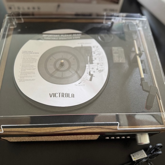 Victrola 3-1 record player EUC - Picture 6 of 8